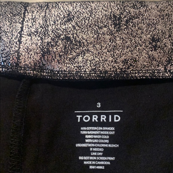 Torrid 3X Shimmering Black and Silver Leggings - Picture 4 of 4